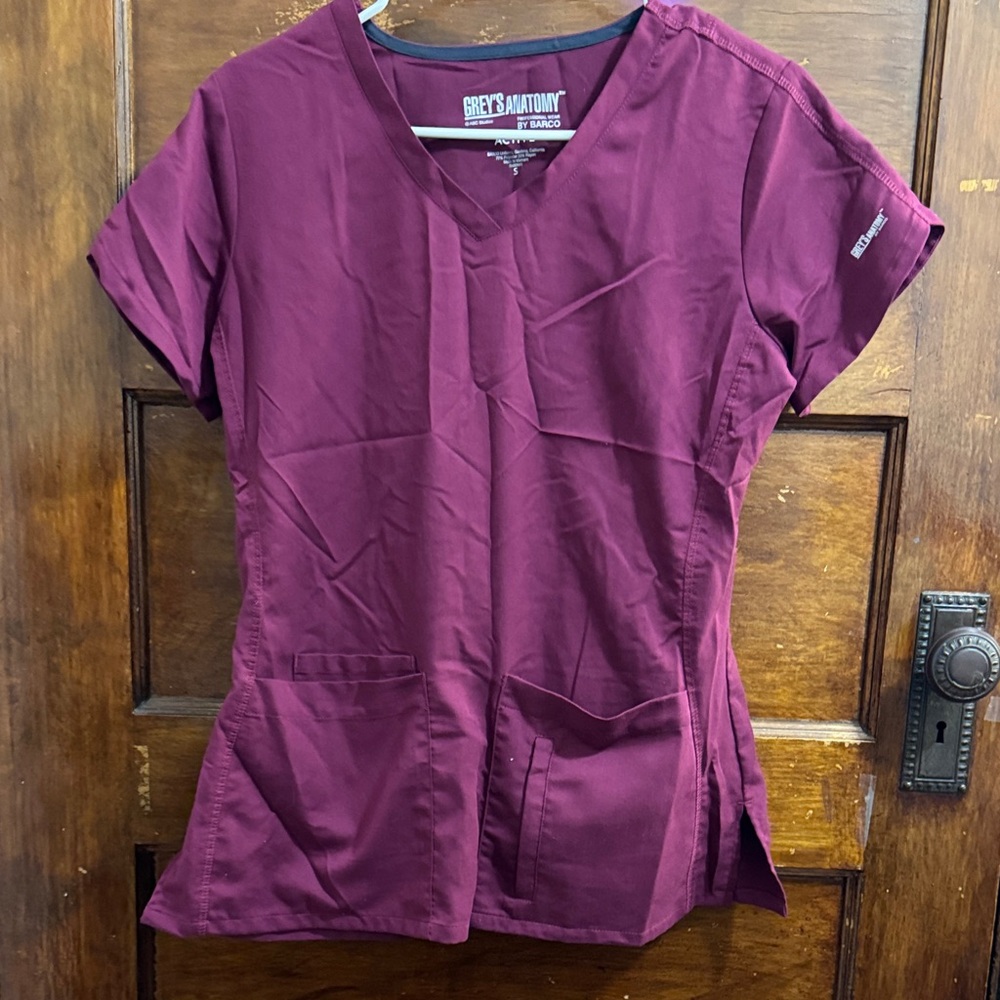 Grey's Anatomy Women's V-Neck Scrub Top - Burgundy